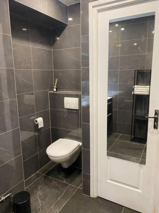 Superbe Appartement Batignolles Parigi Esterno foto