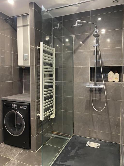 Superbe Appartement Batignolles Parigi Esterno foto